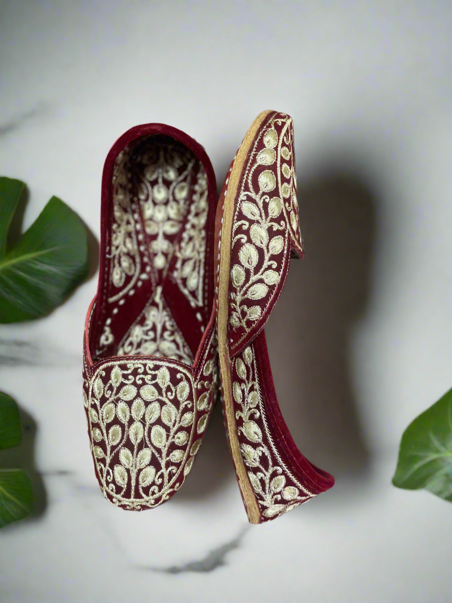 Regal Maroon Embroidered Mojari