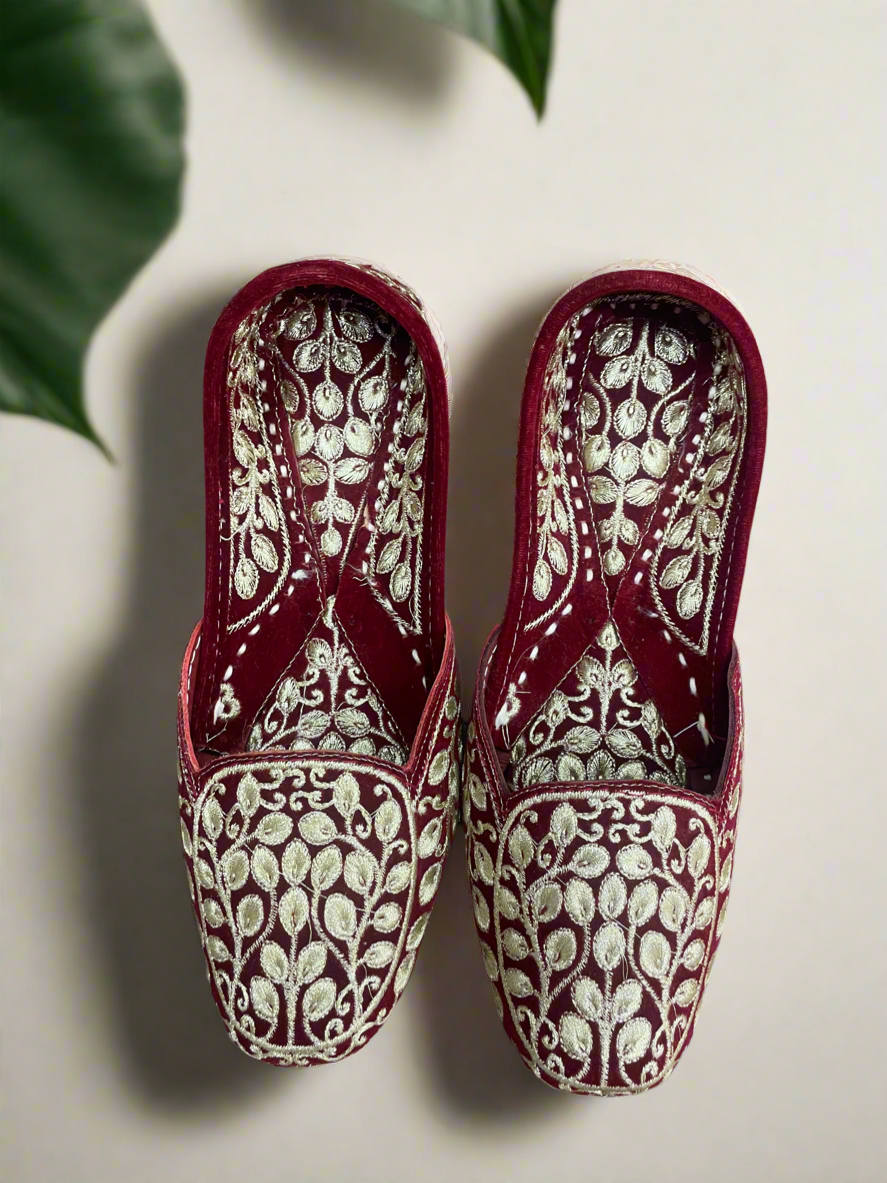 Regal Maroon Embroidered Mojari