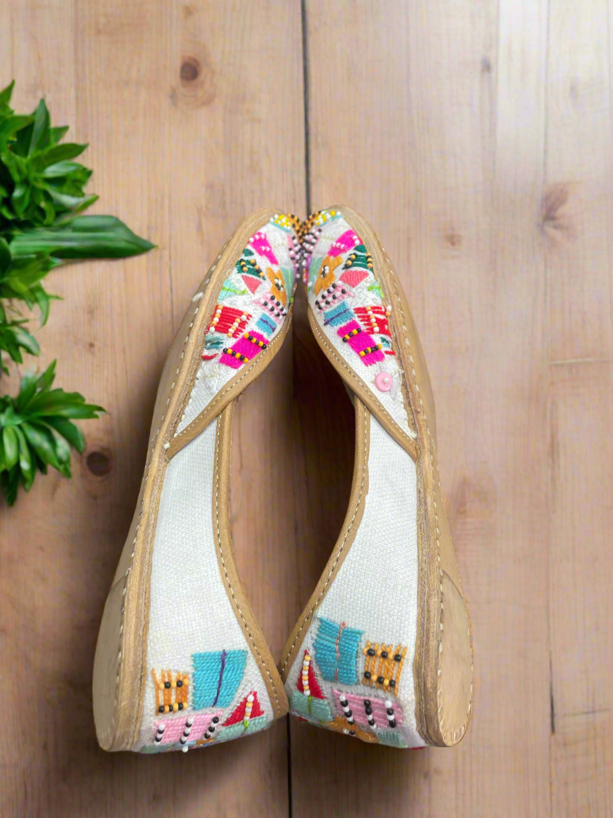 Handcrafted Embroidered Jutti