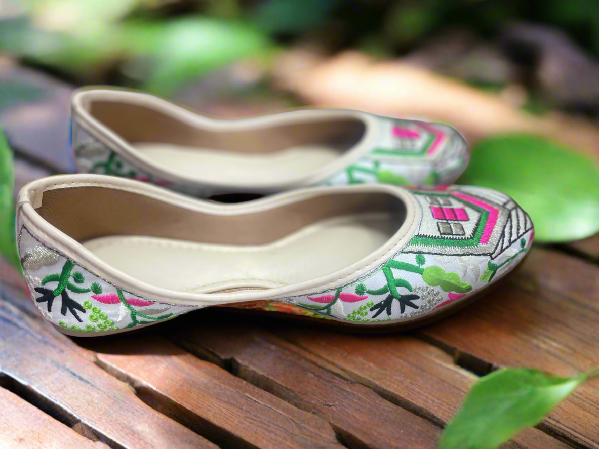Handcrafted Ethnic Jutti with Colorful House Embroidery