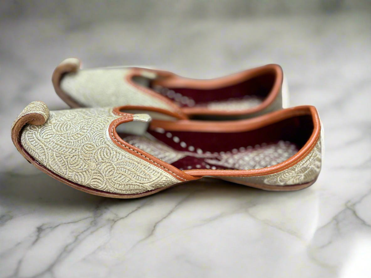 Golden Regal Embroidered jutti