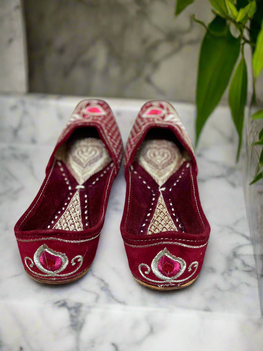 Luxury Velvet Juttis with Intricate Embroidery