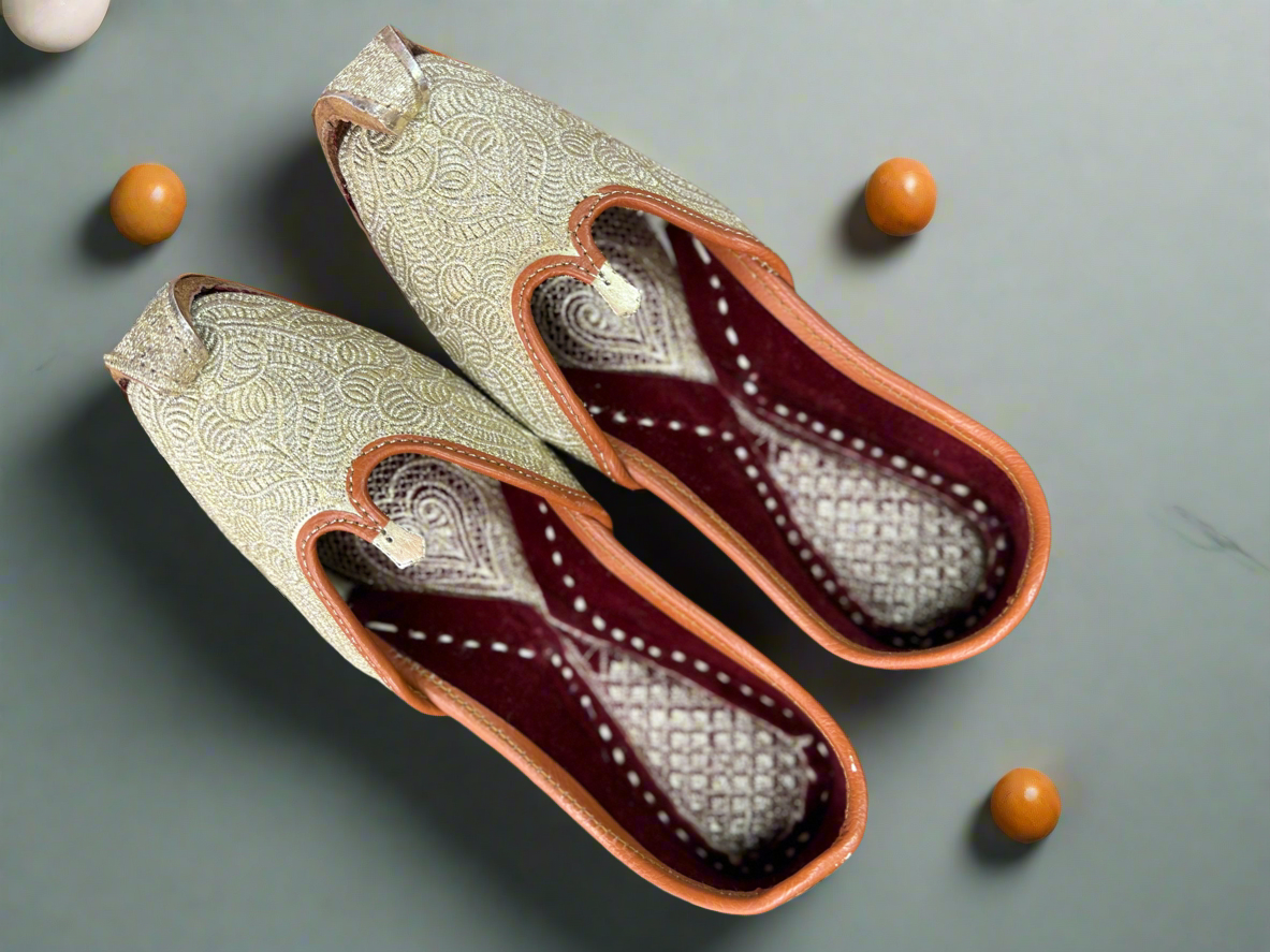 Golden Regal Embroidered jutti