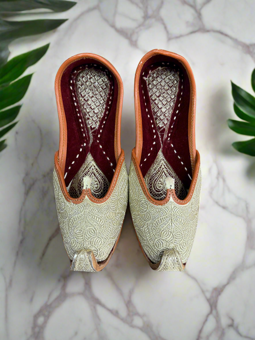 Golden Regal Embroidered jutti