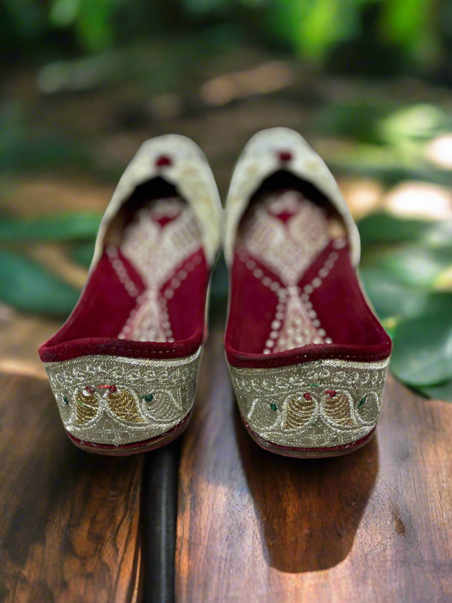 Maroon chand jutti