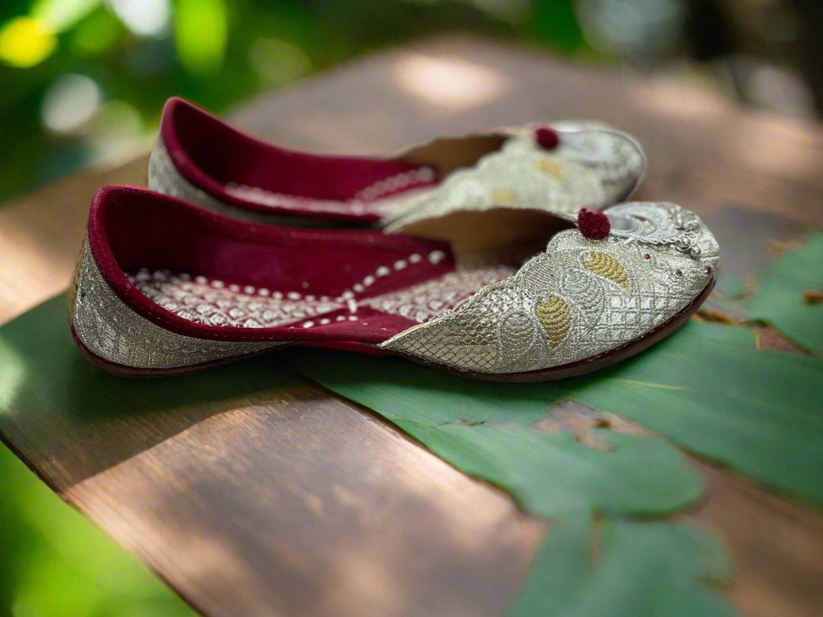 Maroon chand jutti