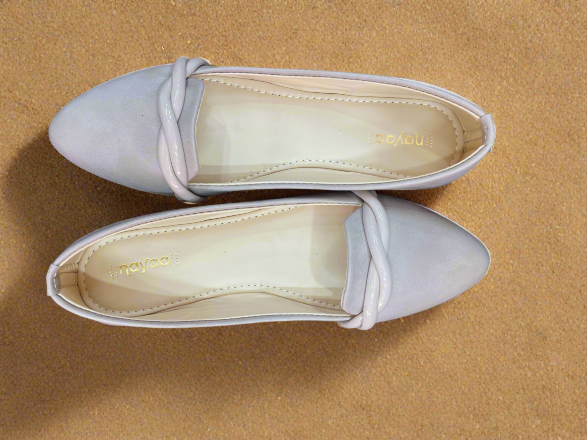 Elegant Creamy Pink Twist Ballerina Flats