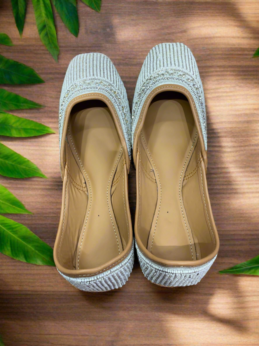 Pearl Glow Embroidered Ethnic Juttis