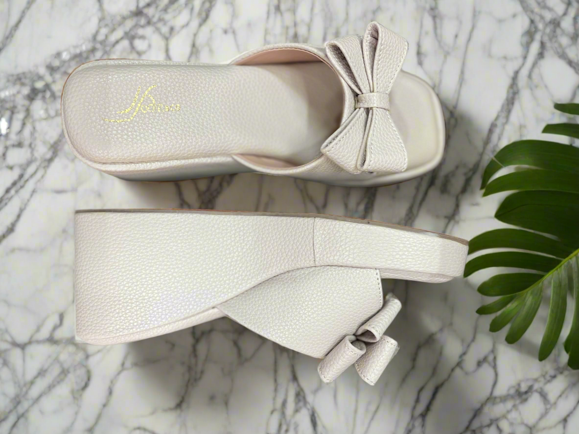Elegant White Bow Platform Sliders