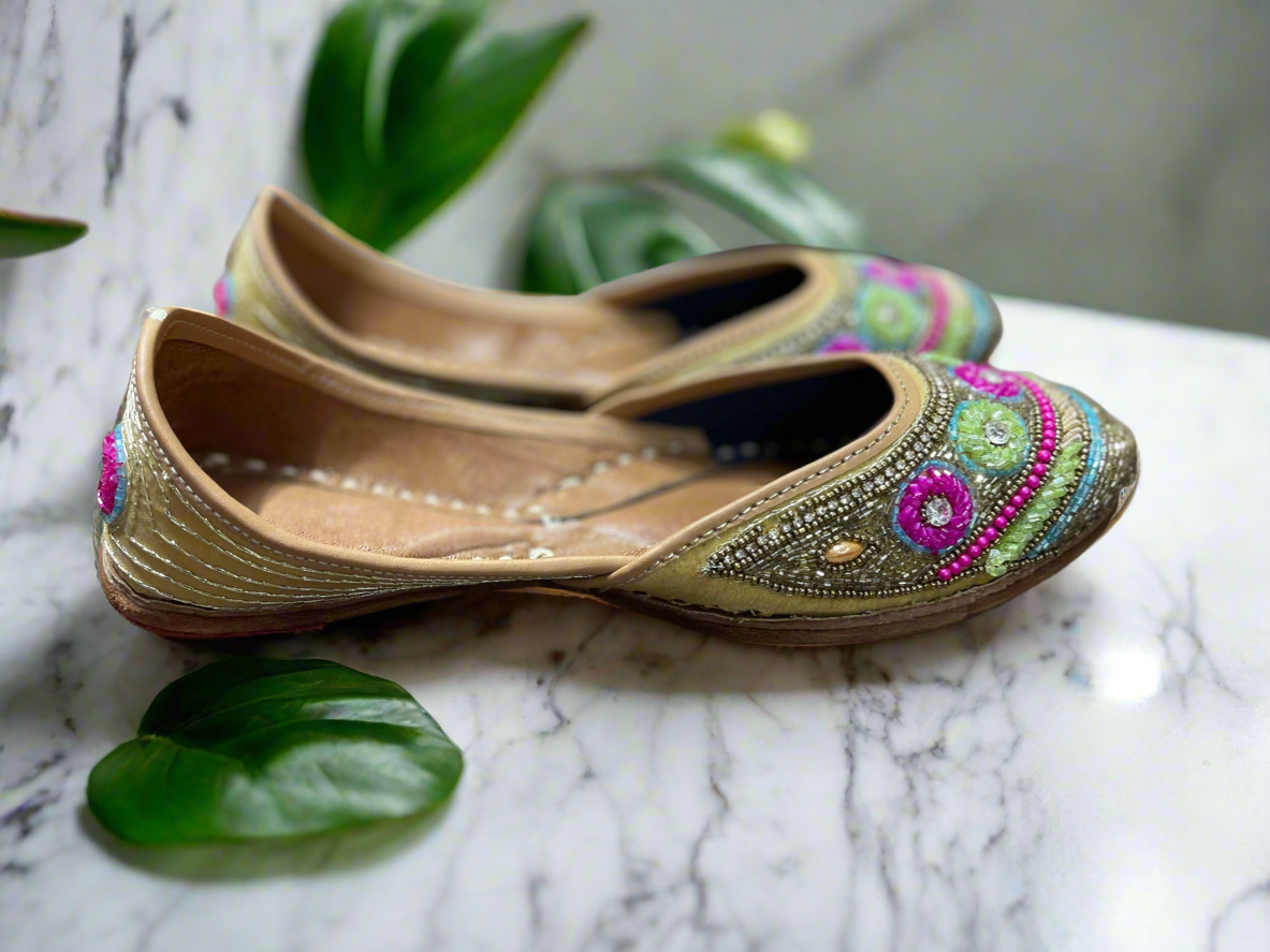 Elegant Handcrafted Ethnic Juttis for Women
