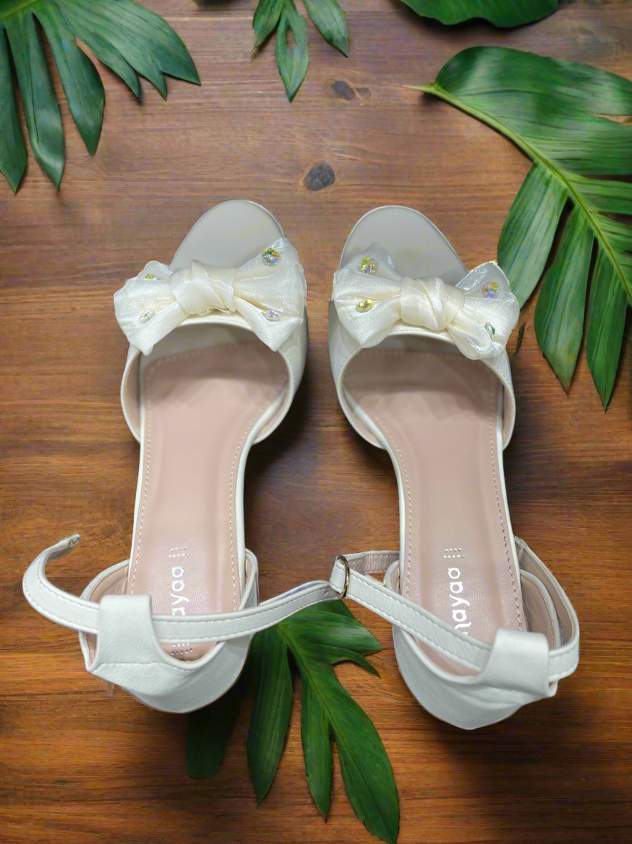 Elegant Ivory Block-Heel Sandals with Bow Detailing
