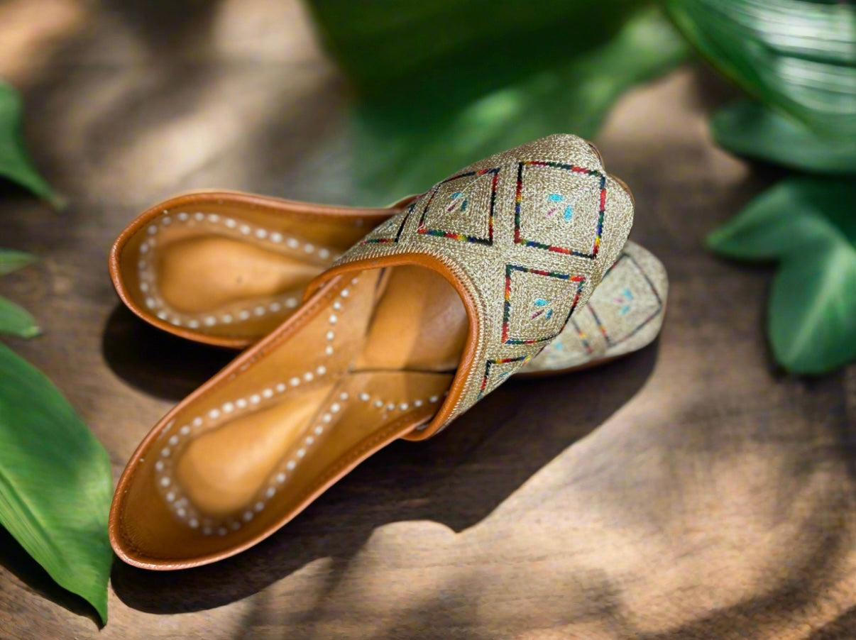 Handcrafted Embroidered Punjabi Juttis