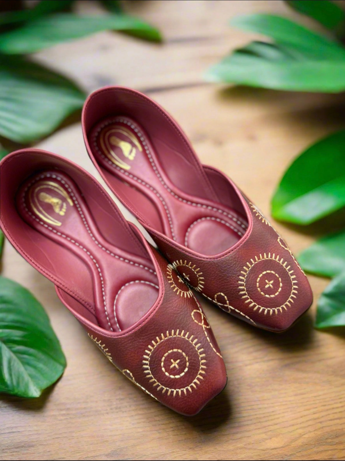 Handcrafted Maroon Embroidered Jutti
