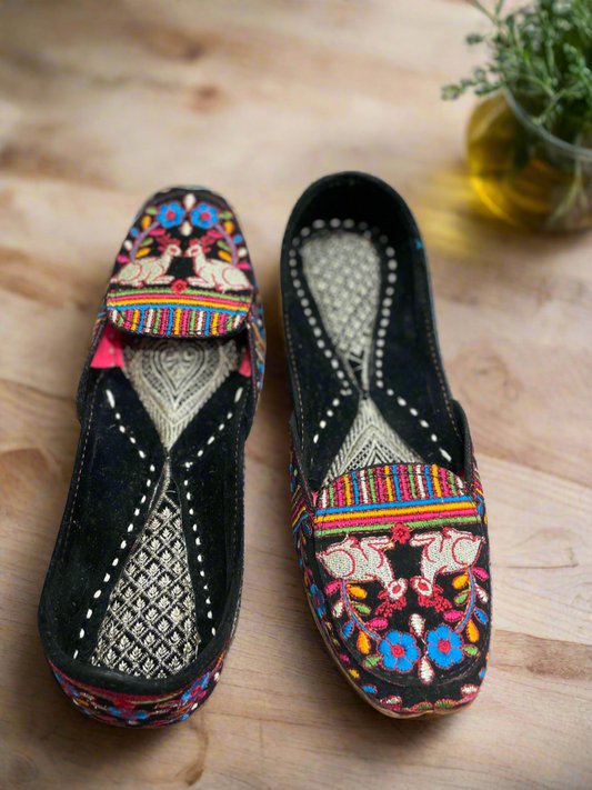 Traditional Handcrafted Embroidered Ethnic Jutti – Black Multicolor Design