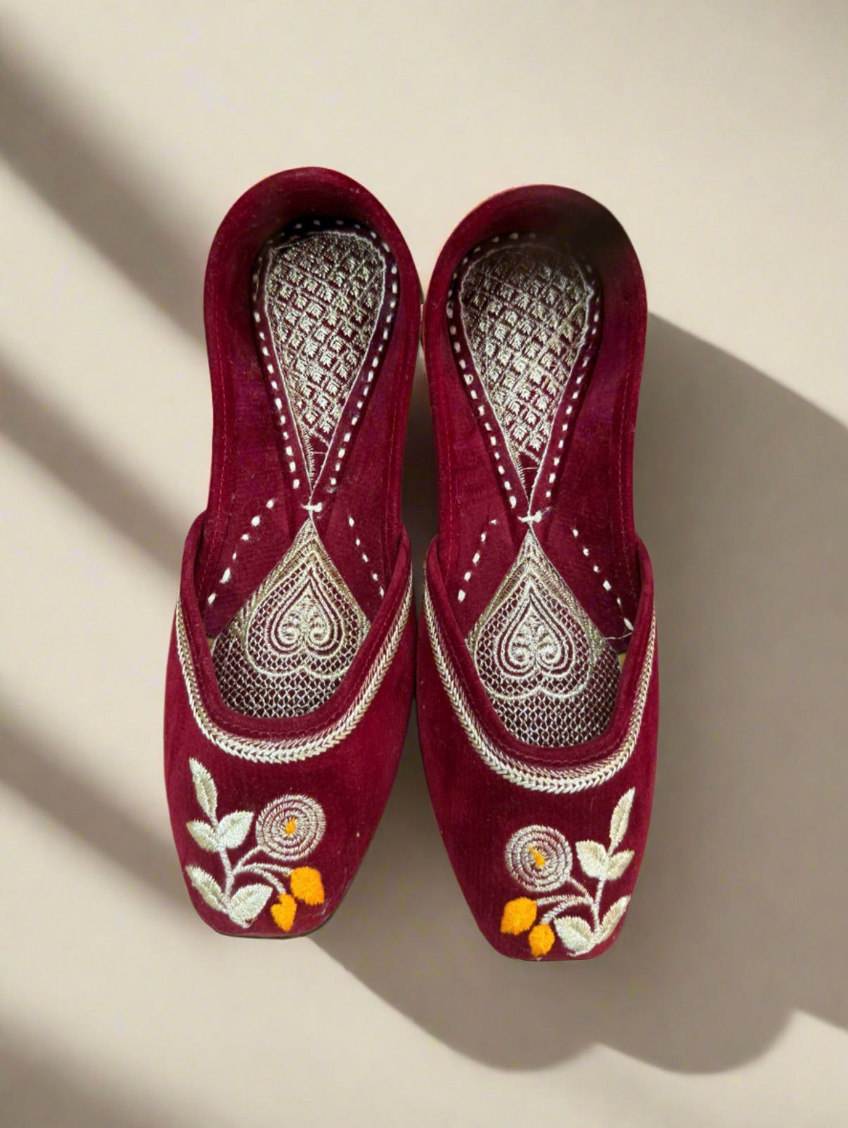 Elegant Maroon Velvet Embroidered Juttis