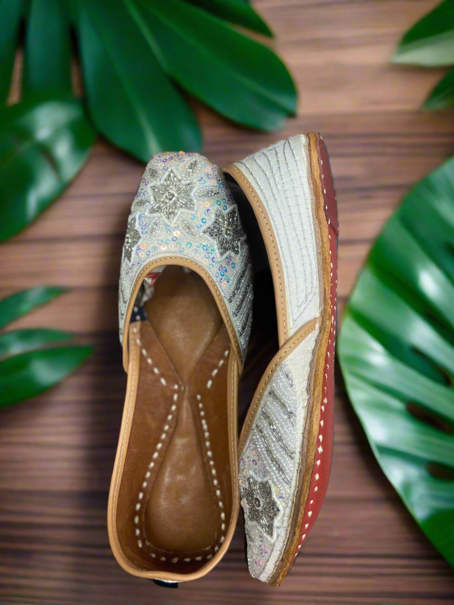 Sparkling Embroidered Jutti