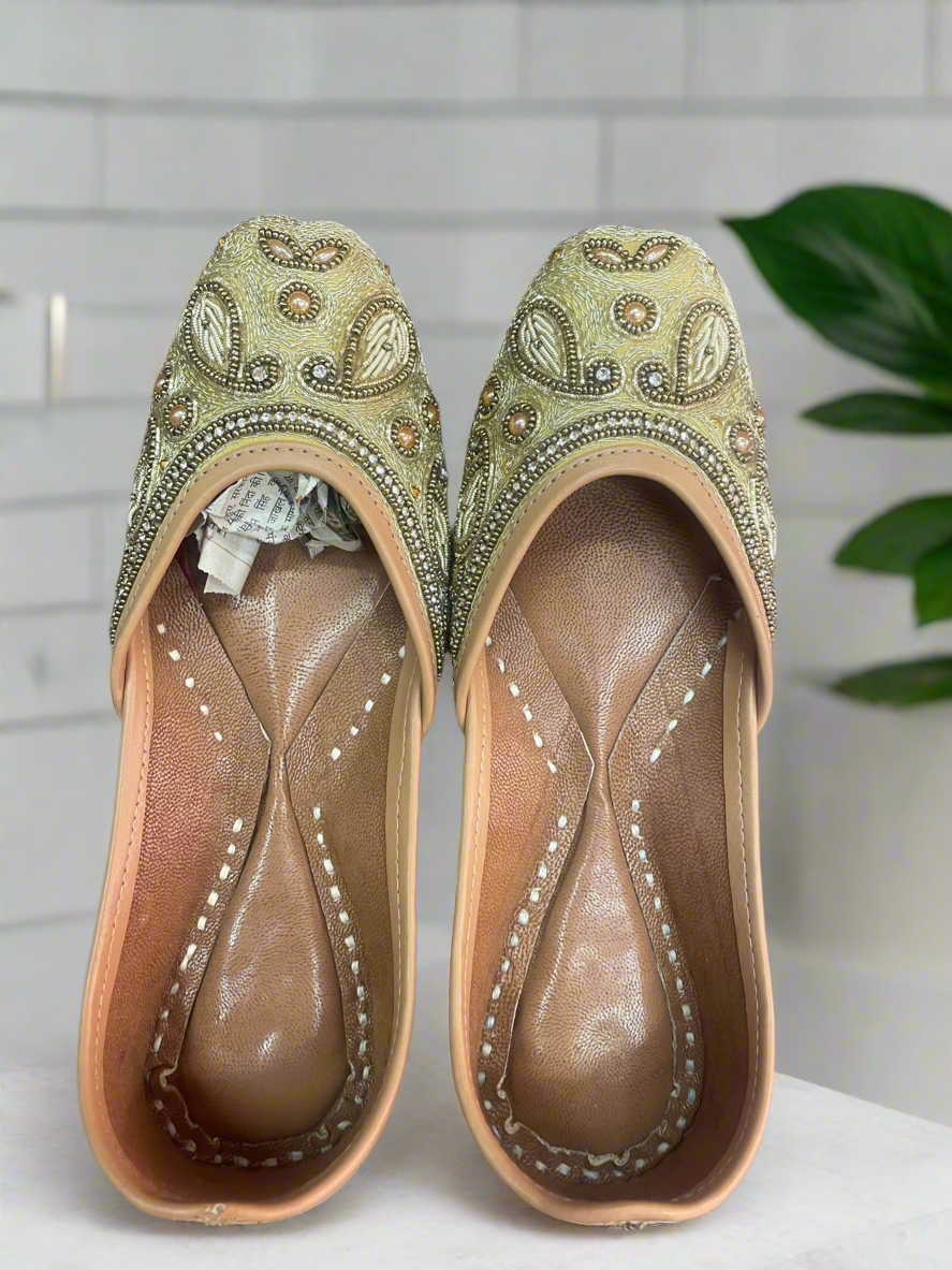 Golden Charm Jutti