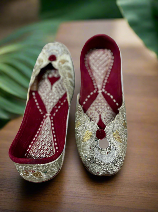 Maroon chand jutti