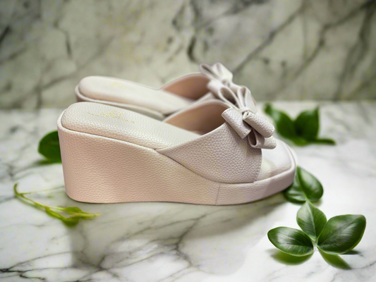 Elegant White Bow Platform Sliders